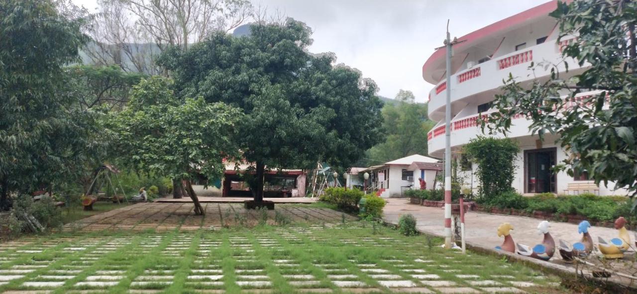 Golden Resort And Farm Nashik Exterior photo